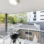 Spacious Newly Furnished 2Bed Apartment In South Brisbane