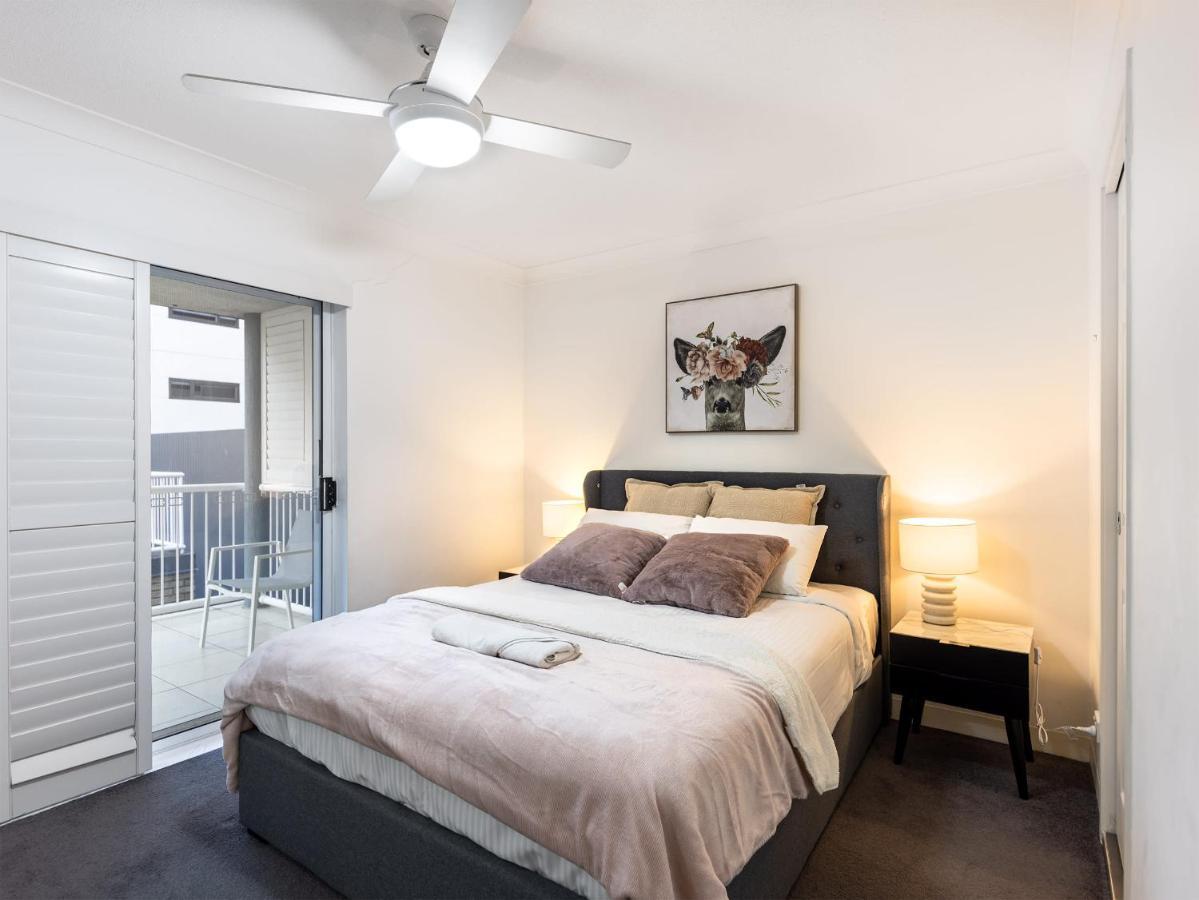 Spacious Newly Furnished 2bed In South * Brisbane