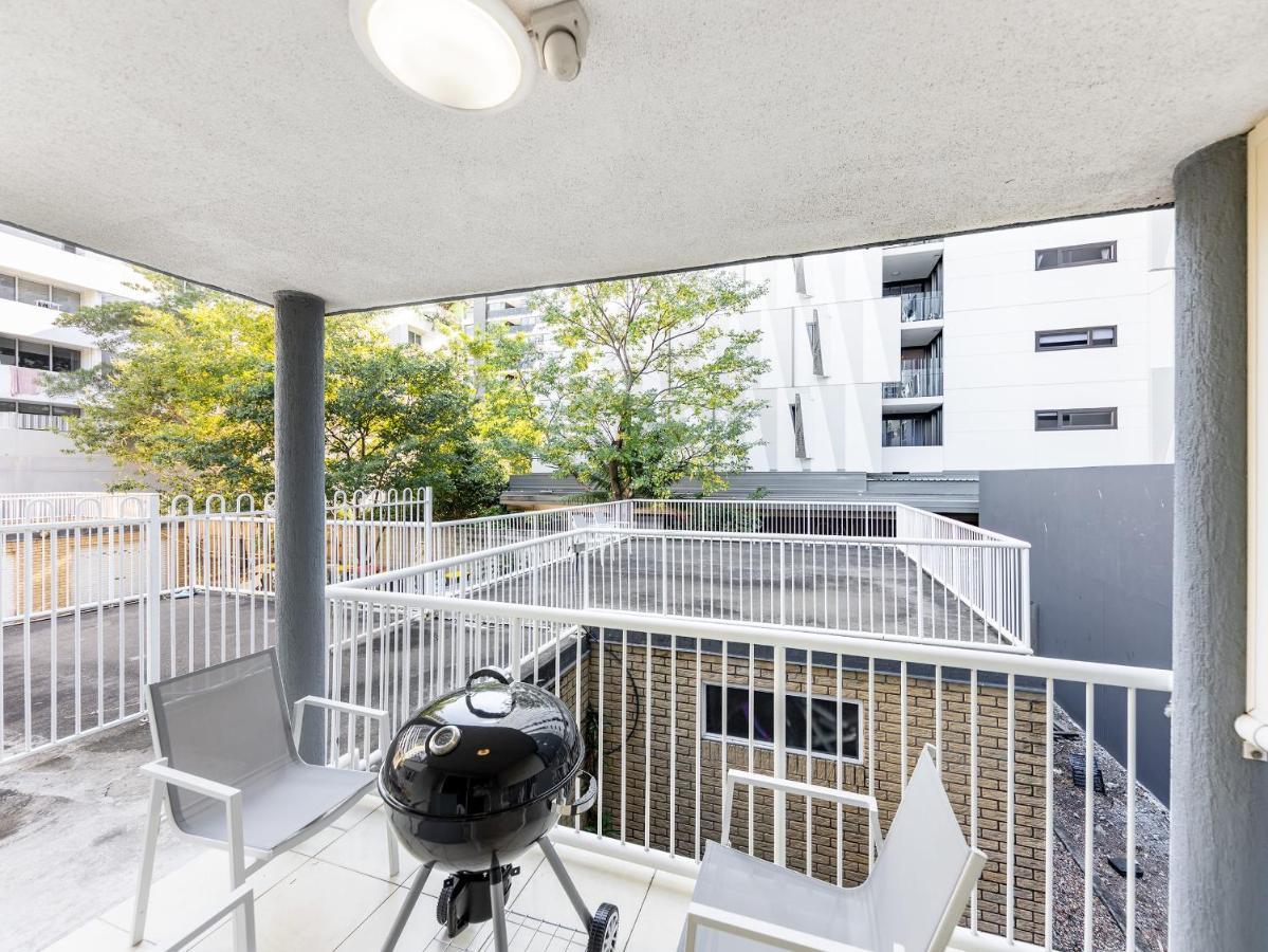 Apartment Spacious Newly Furnished 2bed In South *